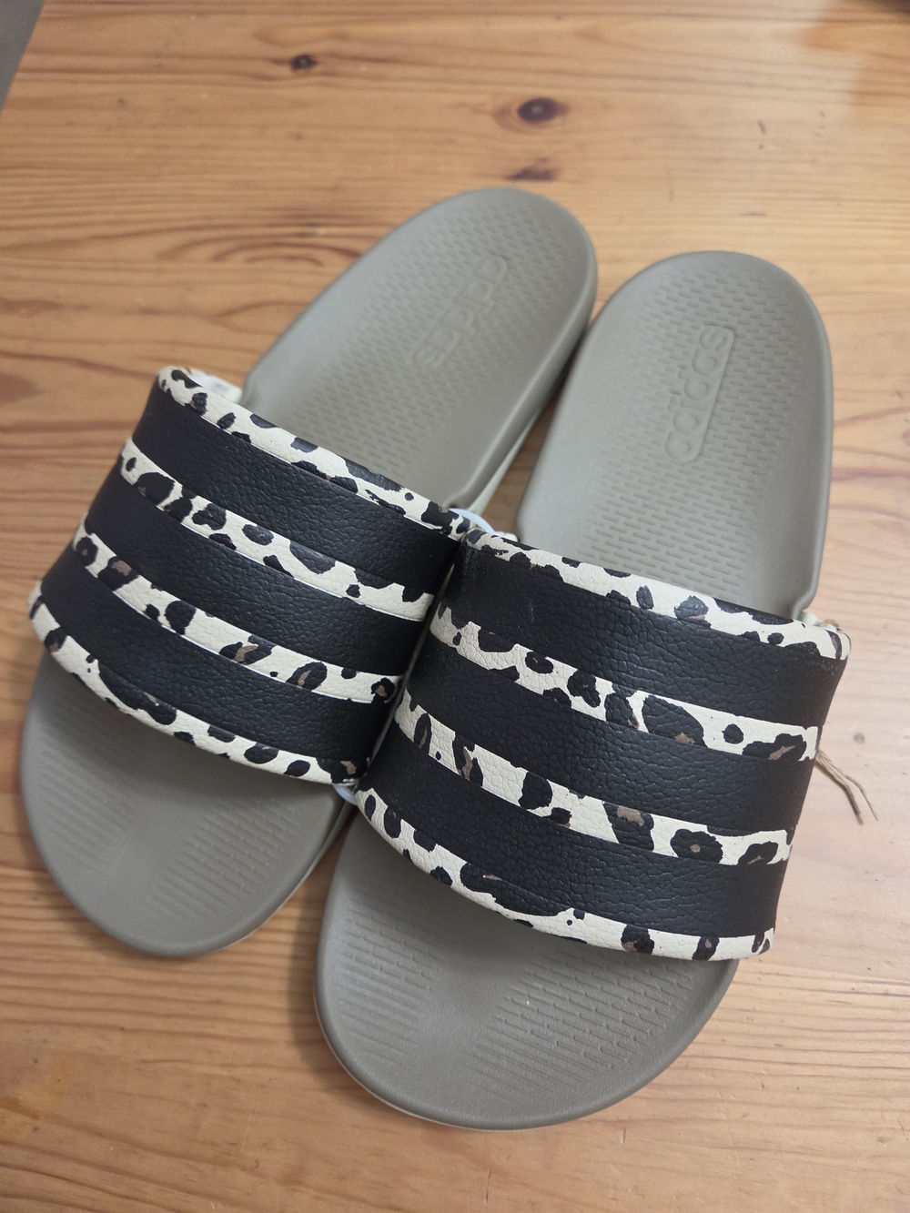 Adidas Adilette Comfort 2 Women's Slides Leopard Strap